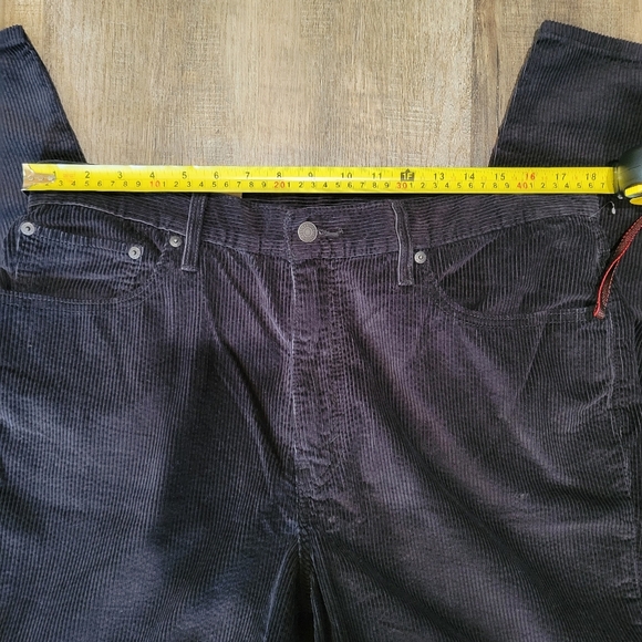 Levi's MOM JEANS HIGH WAISTED Black Corduroy - Picture 8 of 9